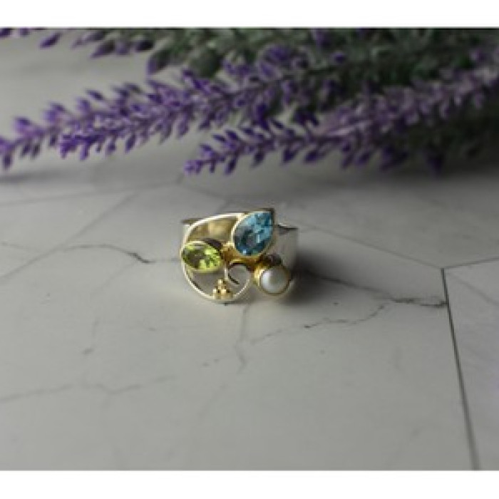 925 Sterling Silver Blue Spinel, Pearl & Peridot Ring Size 5.5
