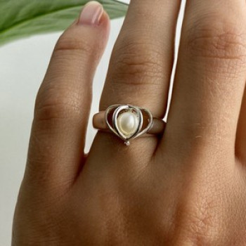 925 Sterling Silver Pearl Ring Size 6.5