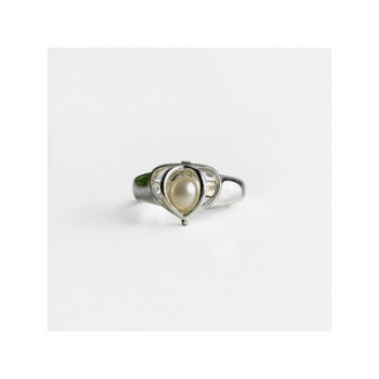 925 Sterling Silver Pearl Ring Size 6.5