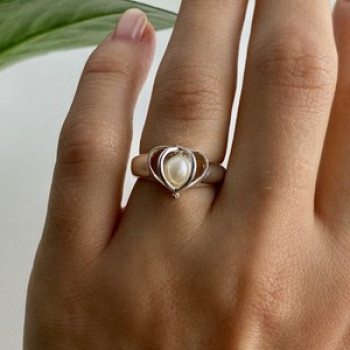 925 Sterling Silver Pearl Ring Size 6.5