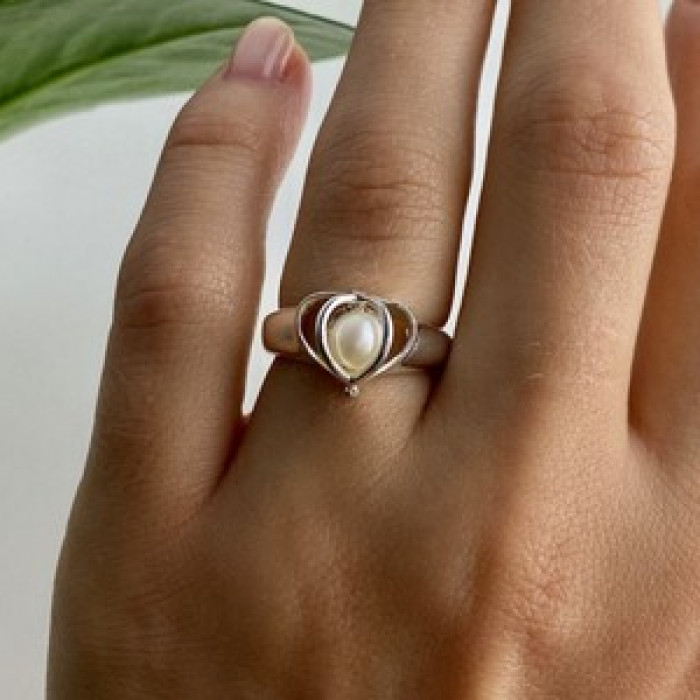 925 Sterling Silver Pearl Ring Size 6.5