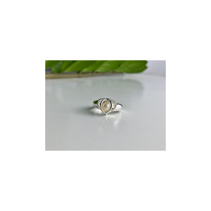 925 Sterling Silver Pearl Ring Size 6.5