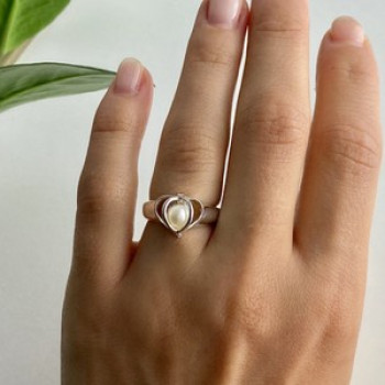 925 Sterling Silver Pearl Ring Size 6.5