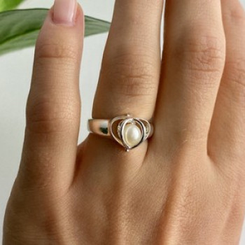 925 Sterling Silver Pearl Ring Size 6.5