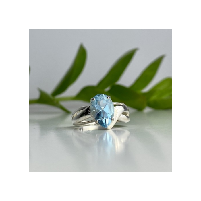 925 Sterling Silver Topaz Ring Size 7