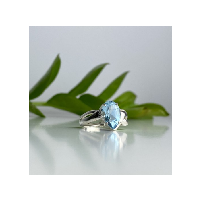 925 Sterling Silver Topaz Ring Size 7