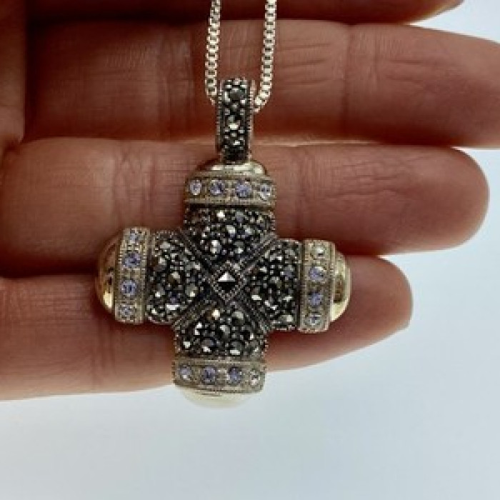 925 Sterling Silver CZ & Marcasites Chain With Cross