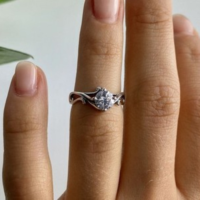 925 Sterling Silver CZ Ring Size 5.5