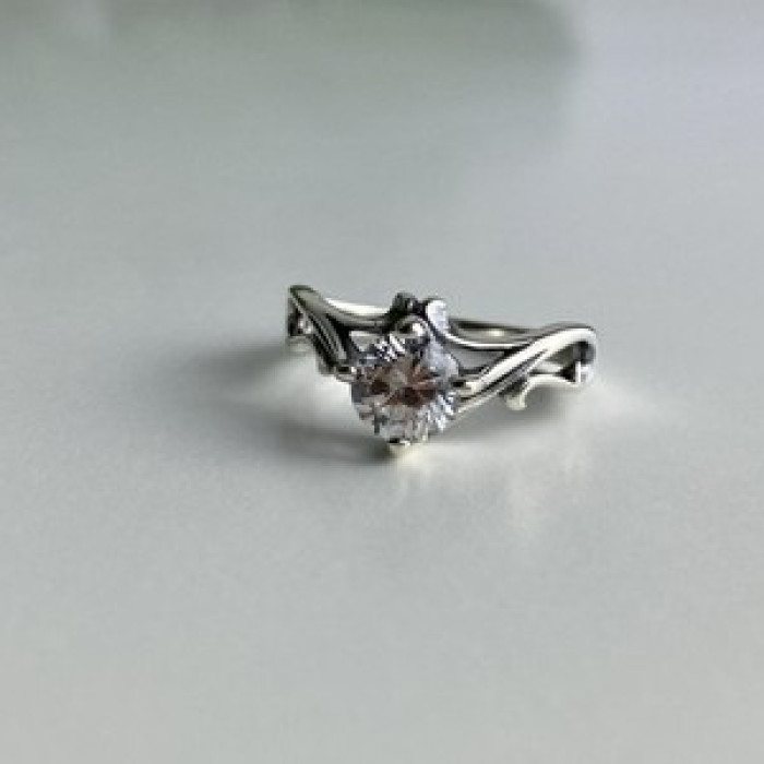 925 Sterling Silver CZ Ring Size 5.5