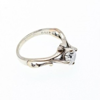 925 Sterling Silver CZ Ring Size 5.5