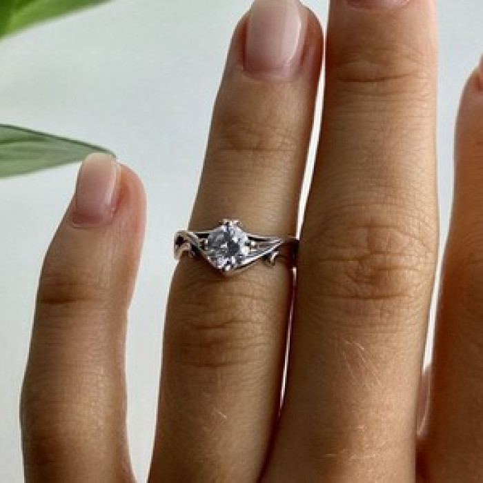 925 Sterling Silver CZ Ring Size 5.5