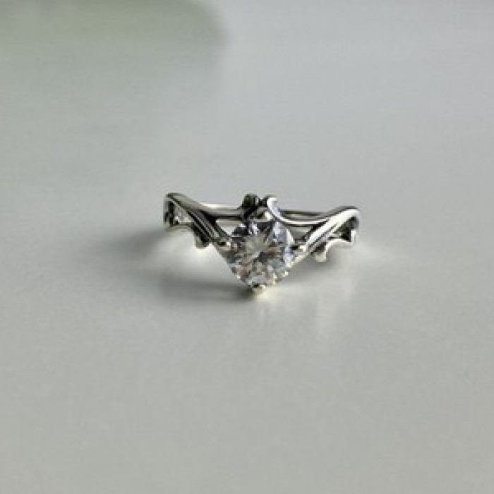 925 Sterling Silver CZ Ring Size 5.5