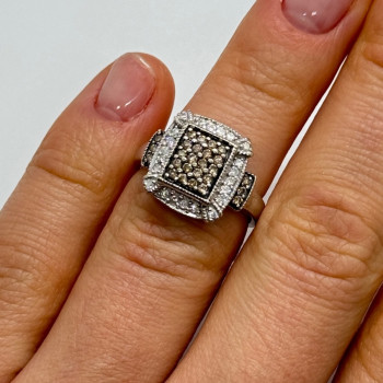 10K White Gold Diamond & Tourmaline Ring Size 4.5