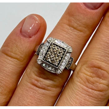 10K WHITE GOLD  DIAMOND & TOURMALINE RING SIZE 4.5