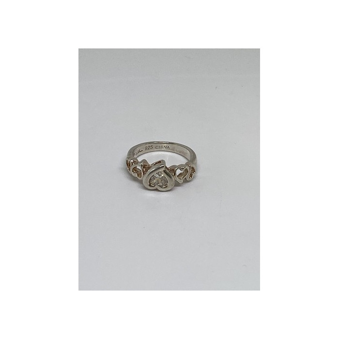 925 Sterling Silver Ring With CZ Size 6.75
