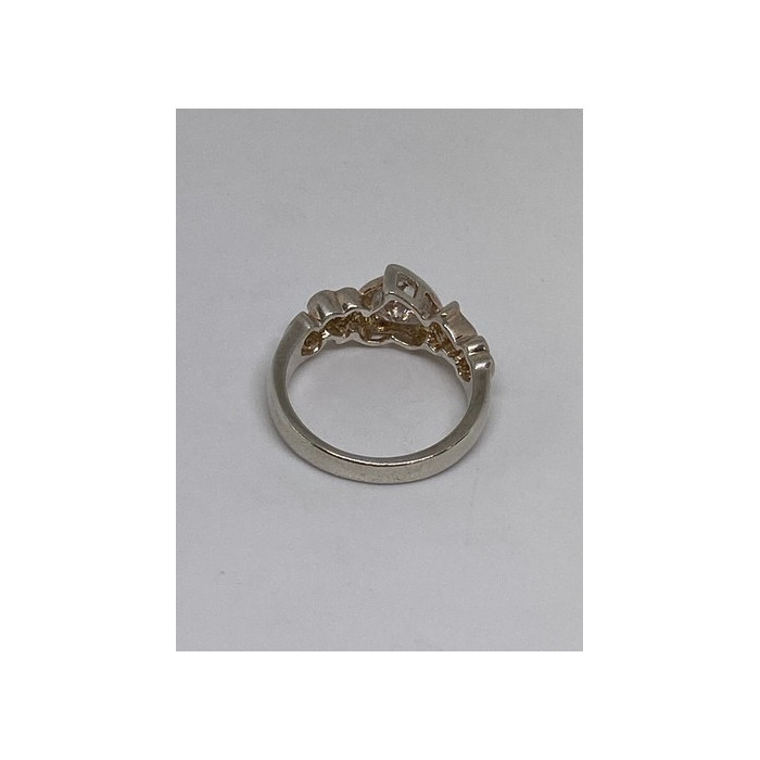 925 Sterling Silver Ring With CZ Size 6.75