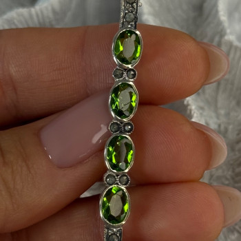 925 Sterling Silver Peridot & Marcasite Brooch Length 2.15 Inch
