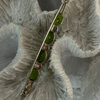 925 Sterling Silver Peridot & Marcasite Brooch Length 2.15 Inch