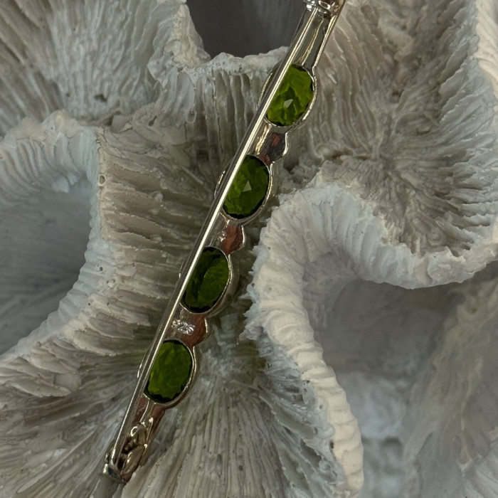 925 Sterling Silver Peridot & Marcasite Brooch Length 2.15 Inch