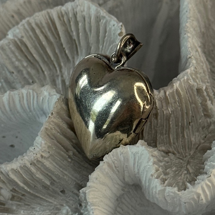 Vintage 925 Sterling Silver Onyx & Marcasite Heart Locket Pendant