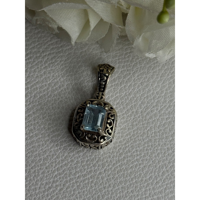925 Sterling Silver Blue Topaz Pendant Length 1 Inch
