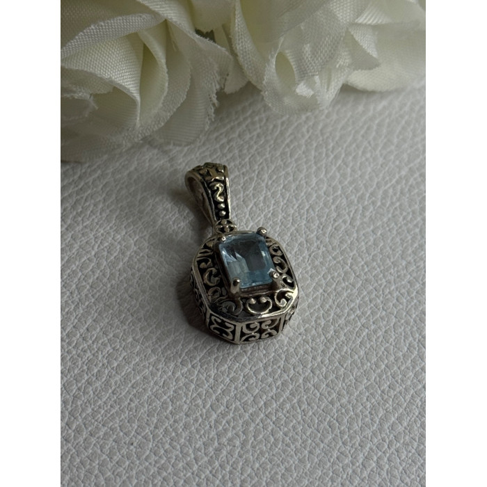 925 Sterling Silver Blue Topaz Pendant Length 1 Inch