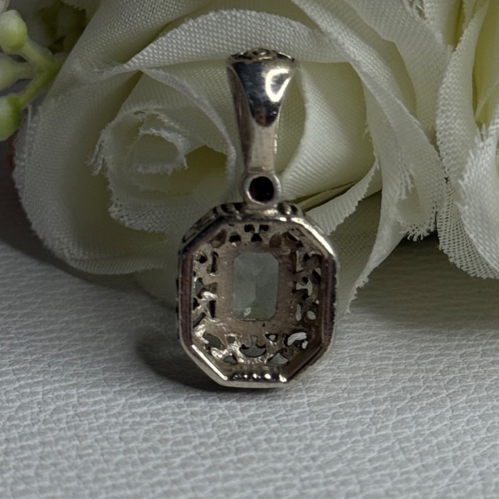 925 Sterling Silver Blue Topaz Pendant Length 1 Inch