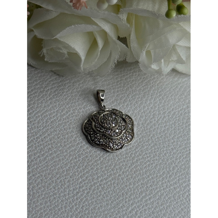 Lovely Flower 925 Sterling Silver Beryl Pendant Length 1 Inch