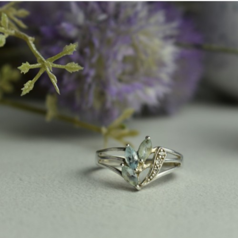 925 Sterling Silver Topaz Ring Size 10