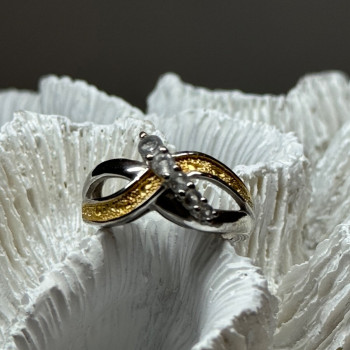 925 Sterling Silver Gold Plated Part White Beryl Ring Size 6.5