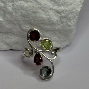 925 Sterling Silver Alexandrite, Garnet & Peridot Ring Size 6.5