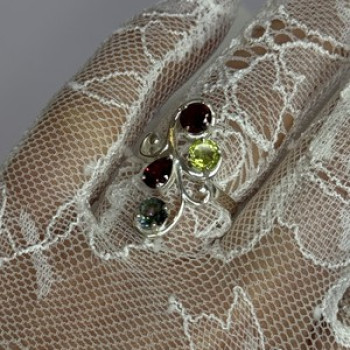 925 Sterling Silver Alexandrite, Garnet & Peridot Ring Size 6.5