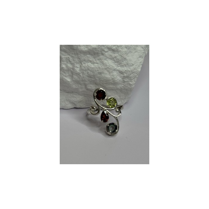 925 Sterling Silver Alexandrite, Garnet & Peridot Ring Size 6.5