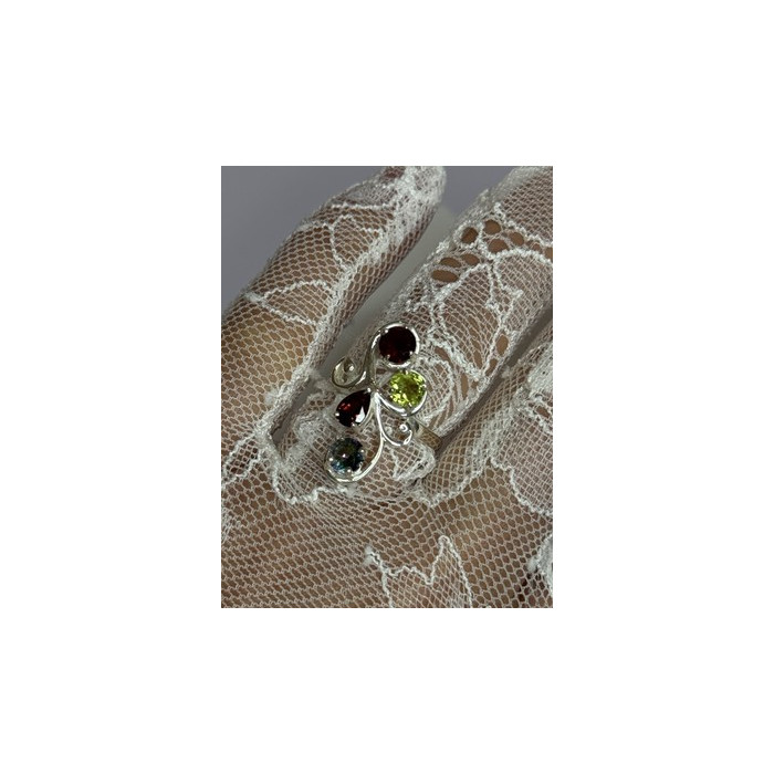 925 Sterling Silver Alexandrite, Garnet & Peridot Ring Size 6.5