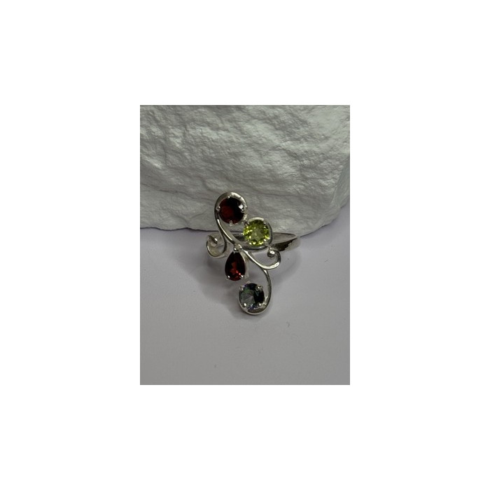 925 Sterling Silver Alexandrite, Garnet & Peridot Ring Size 6.5