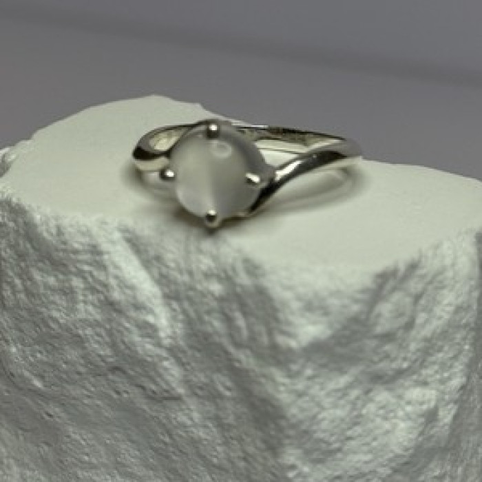 925 Sterling Silver Moonstone Ring Size 7.5