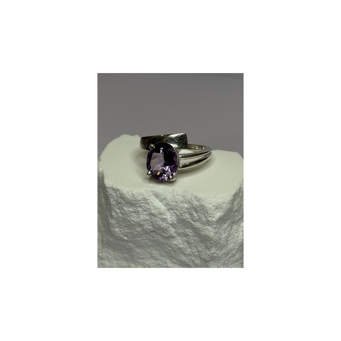 925 Sterling Silver Amethyst Ring Size 7.5