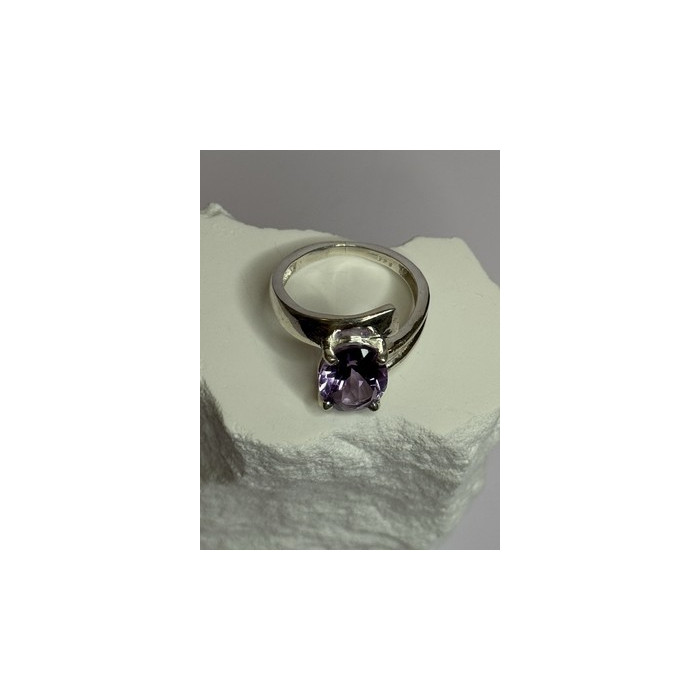 925 Sterling Silver Amethyst Ring Size 7.5