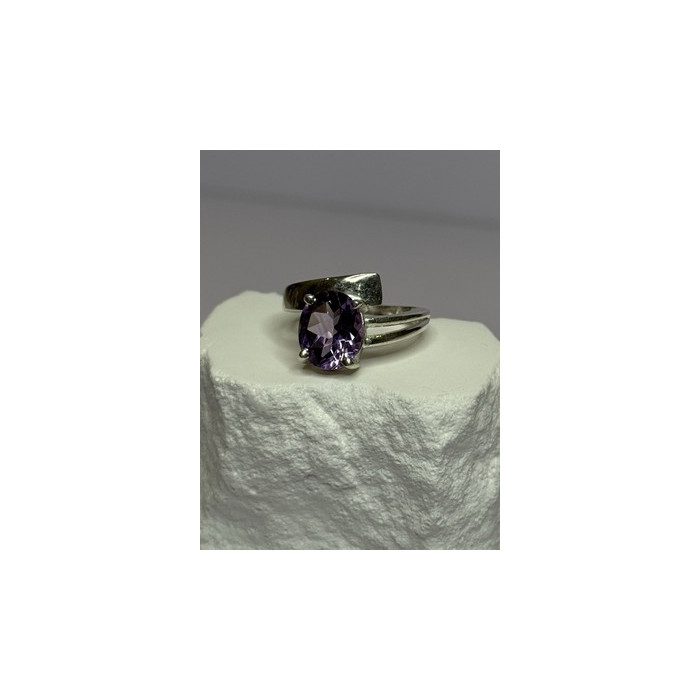 925 Sterling Silver Amethyst Ring Size 7.5