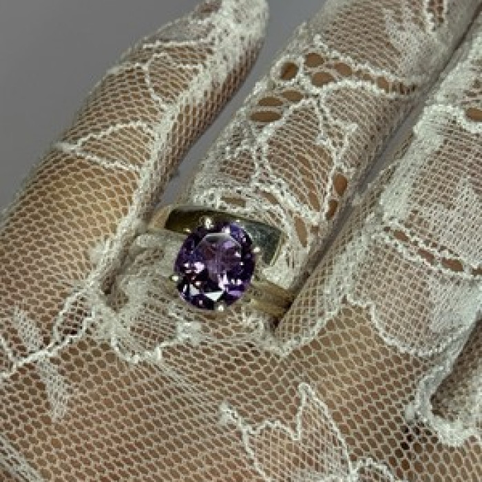 925 Sterling Silver Amethyst Ring Size 7.5