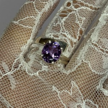 925 Sterling Silver Amethyst Ring Size 7.5