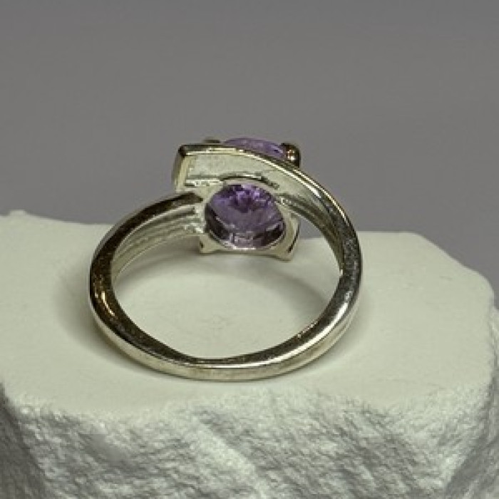925 Sterling Silver Amethyst Ring Size 7.5