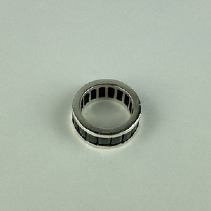 925 Sterling Silver Blue CZ Ring Size 7.5