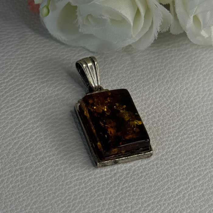 Vintage 925 Sterling Silver Amber Pendant Length 1.50 Inch