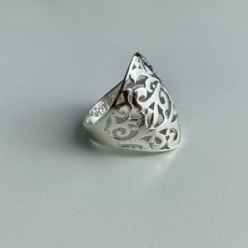 925 Sterling Silver Openwork Ring Size 7