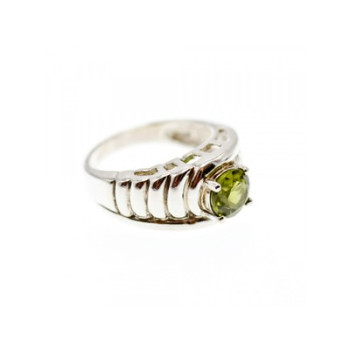 925 Sterling Silver Peridot Ring Size 7.5