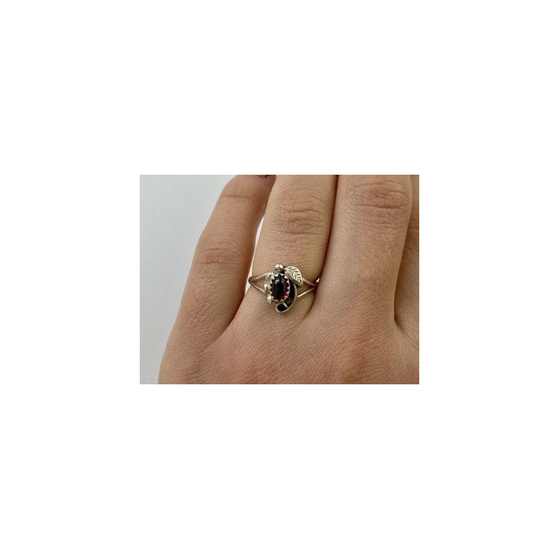 Vintage 925 Sterling Silver Garnet Pyrope Ring Size 6.5