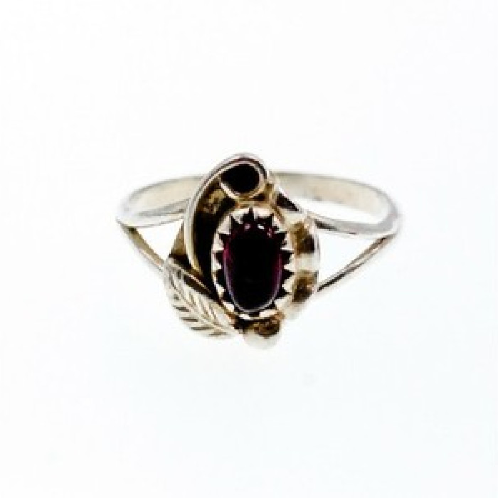 Vintage 925 Sterling Silver Garnet Pyrope Ring Size 6.5