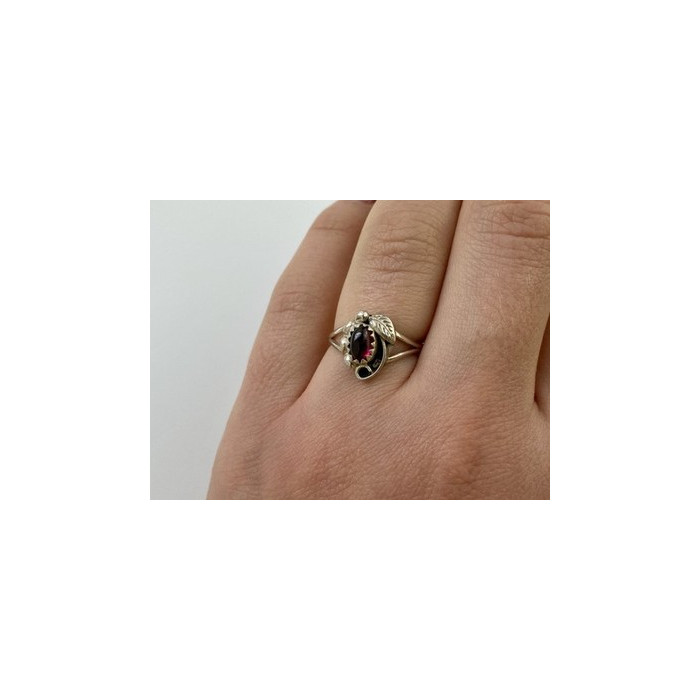 Vintage 925 Sterling Silver Garnet Pyrope Ring Size 6.5
