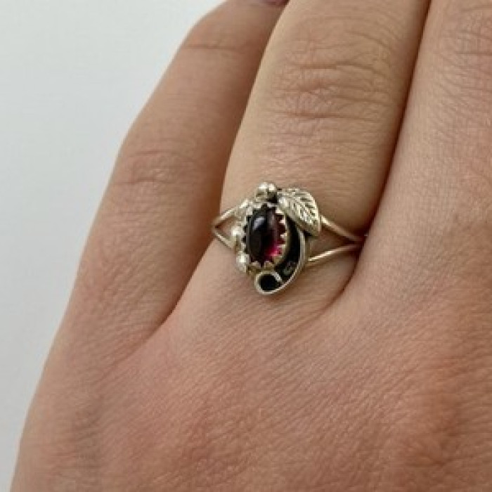 Vintage 925 Sterling Silver Garnet Pyrope Ring Size 6.5